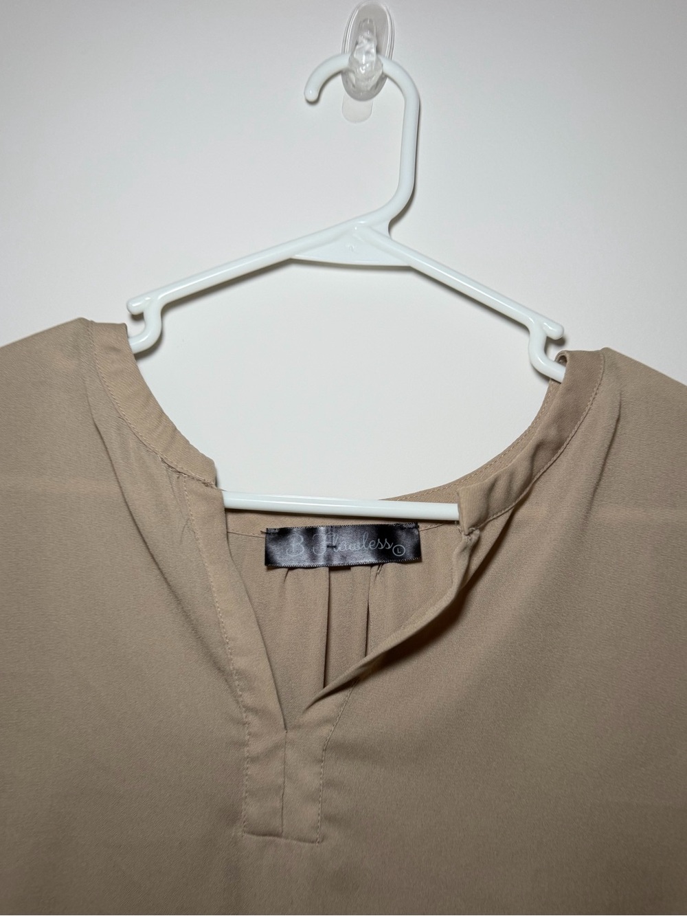 B Flawless Taupe Split Neck Short Sleeve Blouse Women’s Large - Picture 2 of 6